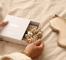 Load image into Gallery viewer, Svakom SELF-LOVE KIT